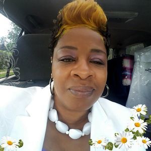 Meet your Posher, Dennice